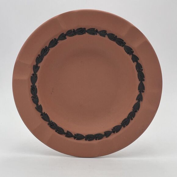 Vintage Wedgwood Terracotta Jasperware Plate w/ Black Basalt Relief Marked HH 7" - Picture 1 of 10